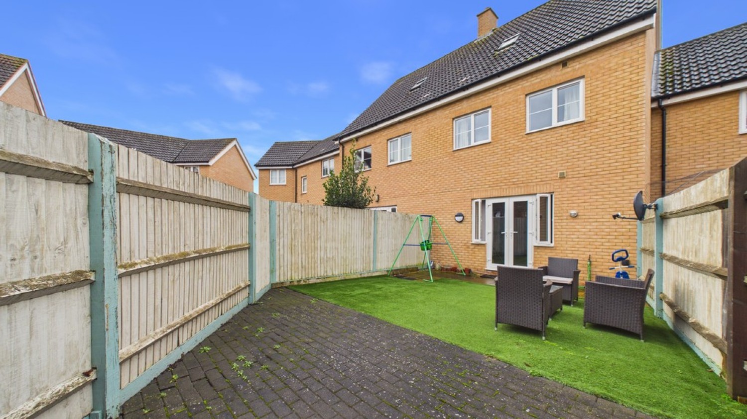 4 bedroom House for Sale Buttercup Walk, Red Lodge, Suffolk