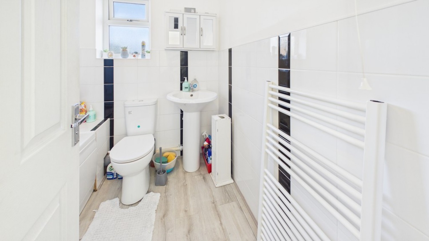 4 bedroom House for Sale Honeysuckle Way, Bury St Edmunds, Suffolk