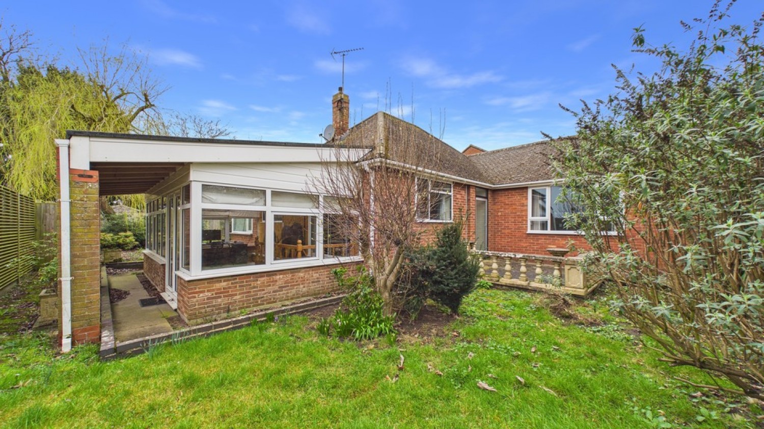 2 bedroom Bungalow for Sale Kings Road, Bury St Edmunds, Suffolk