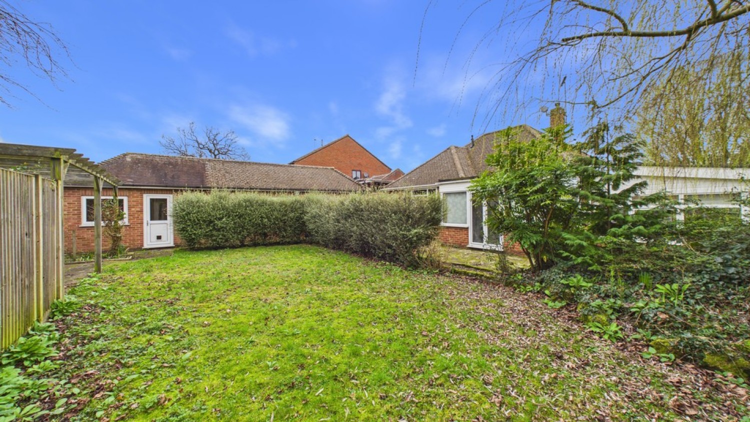 2 bedroom Bungalow for Sale Kings Road, Bury St Edmunds, Suffolk