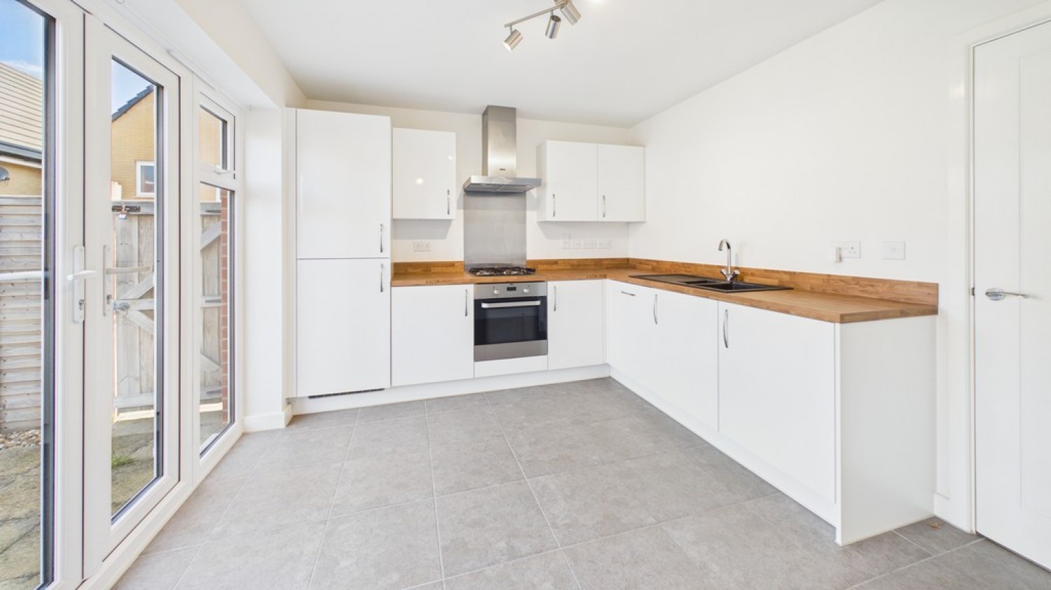 2 bedroom House for Sale Barwick Avenue, Bury St Edmunds, Suffolk