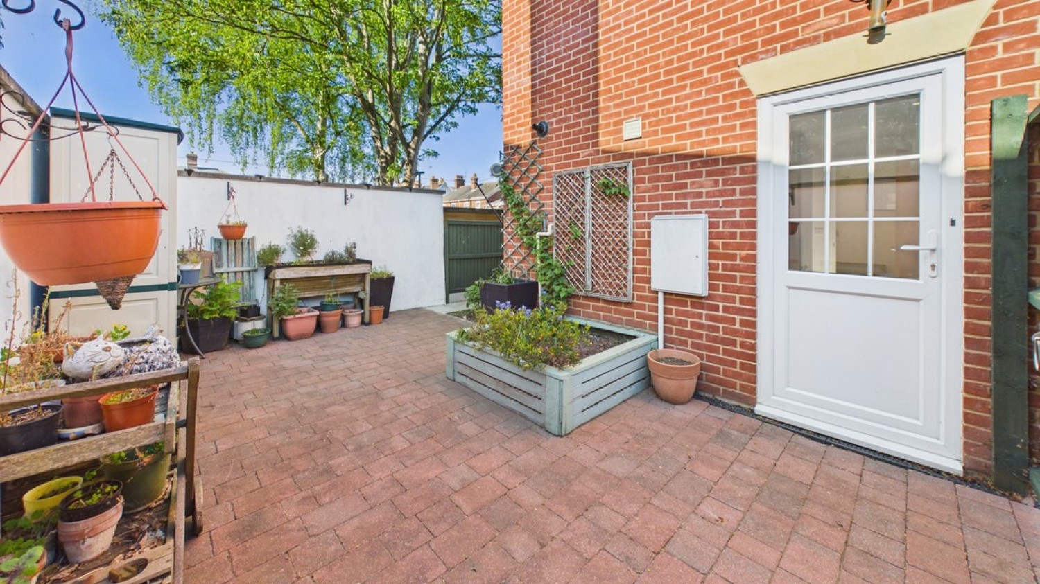 2 bedroom House for Sale Avenue Approach, Bury St Edmunds, Suffolk