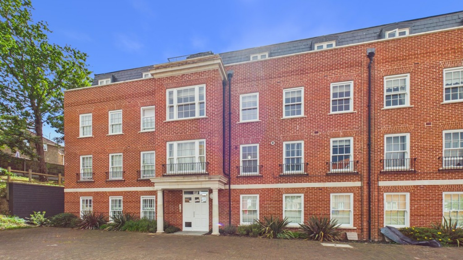 2 bedroom Flat for Sale Abbots Gate, Bury St Edmunds, Suffolk
