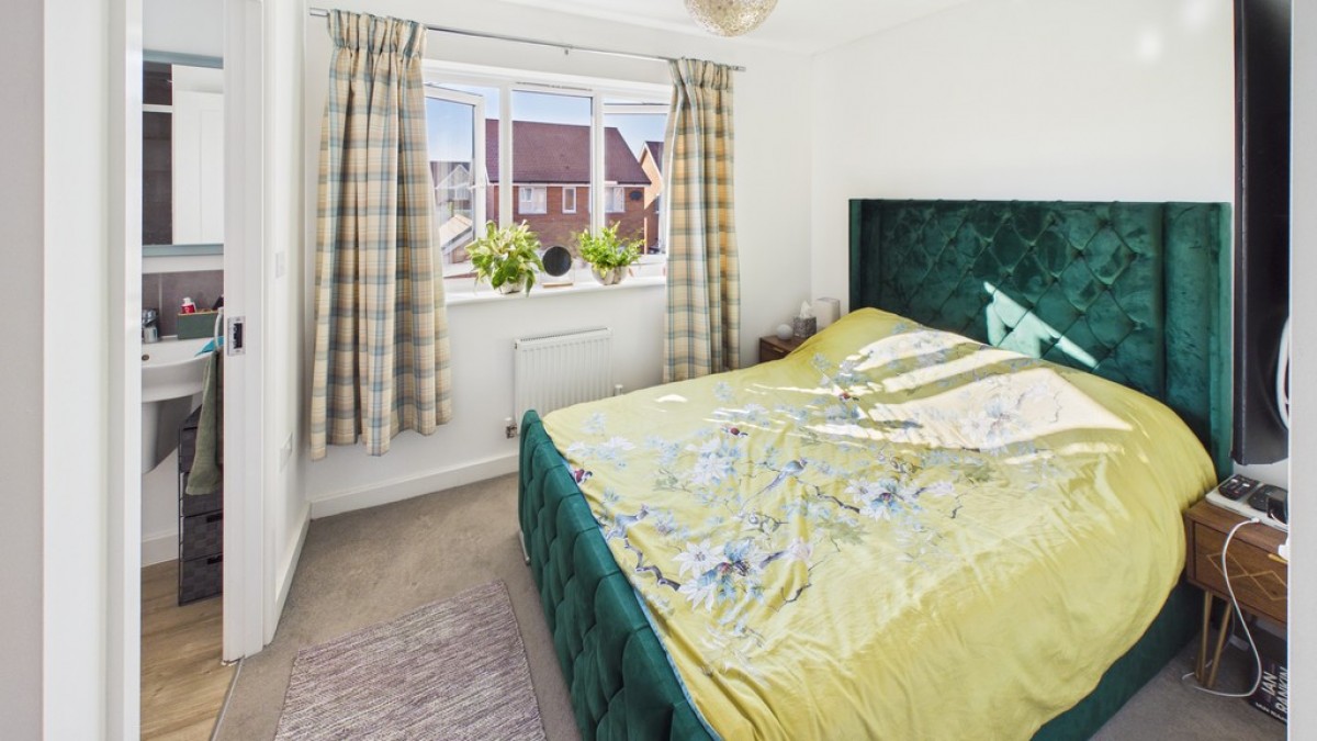 6 Weston Drive, Bury St Edmunds, IP32 6TX