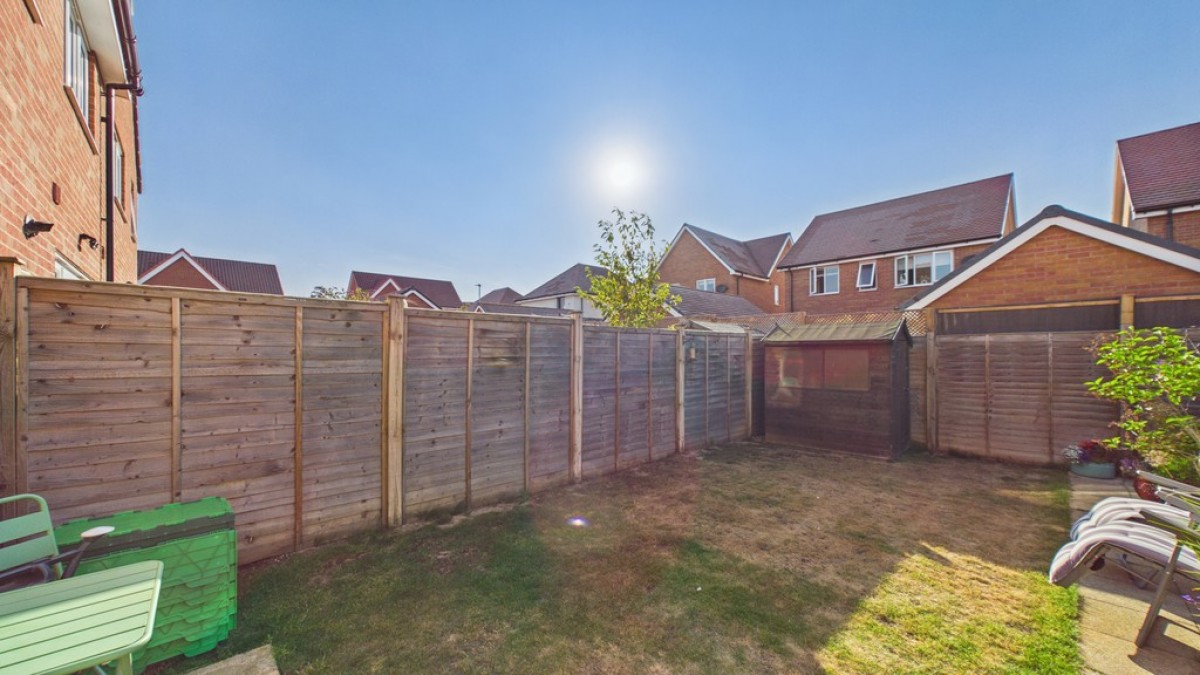 6 Weston Drive, Bury St Edmunds, IP32 6TX