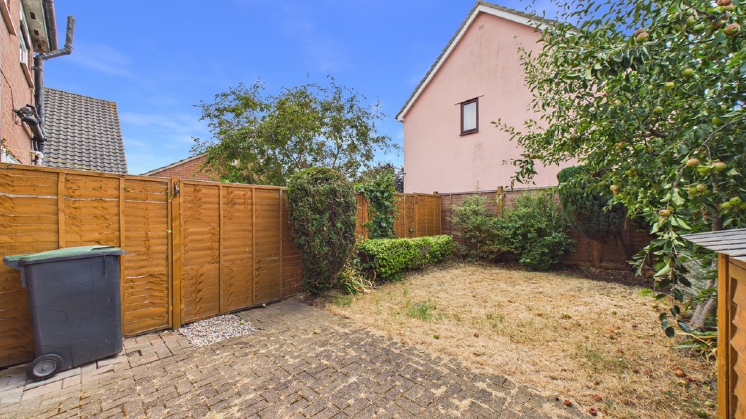 2 bedroom House for Sale Broad Meadow, Walsham Le Willows, Suffolk