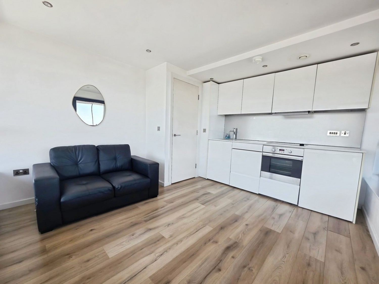 2 bedroom Flat for Letting Bridgewater Place, Water Lane