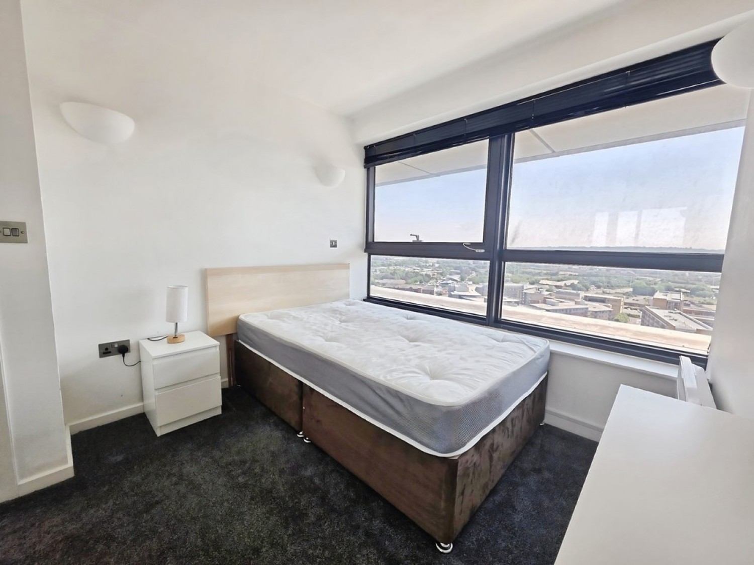 2 bedroom Flat for Letting Bridgewater Place, Water Lane