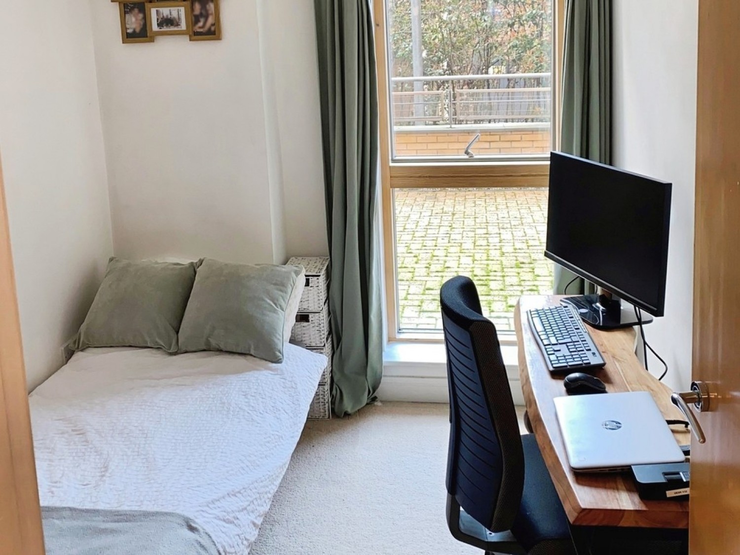 2 bedroom Flat for Letting Admiral Court, Bowman Lane