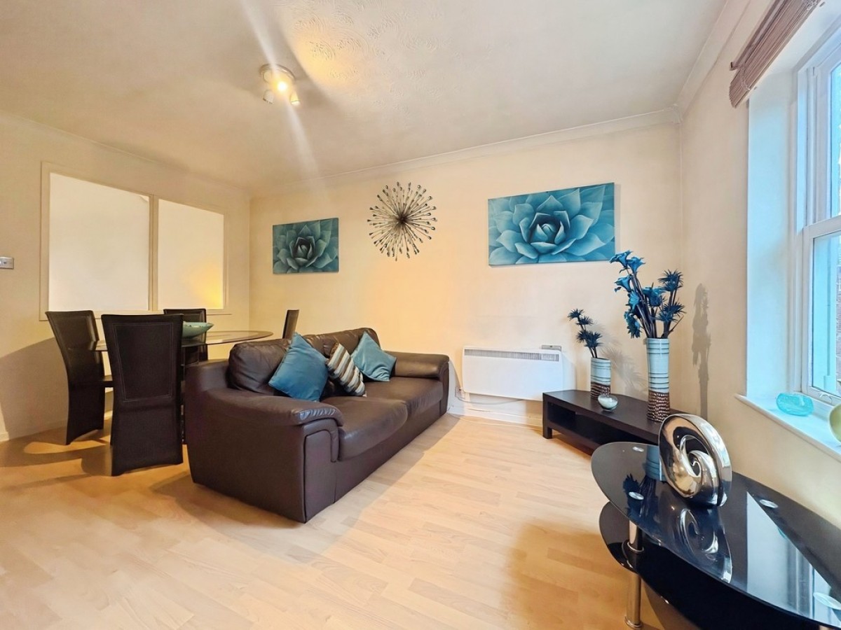 Chippendale House, Navigation Walk