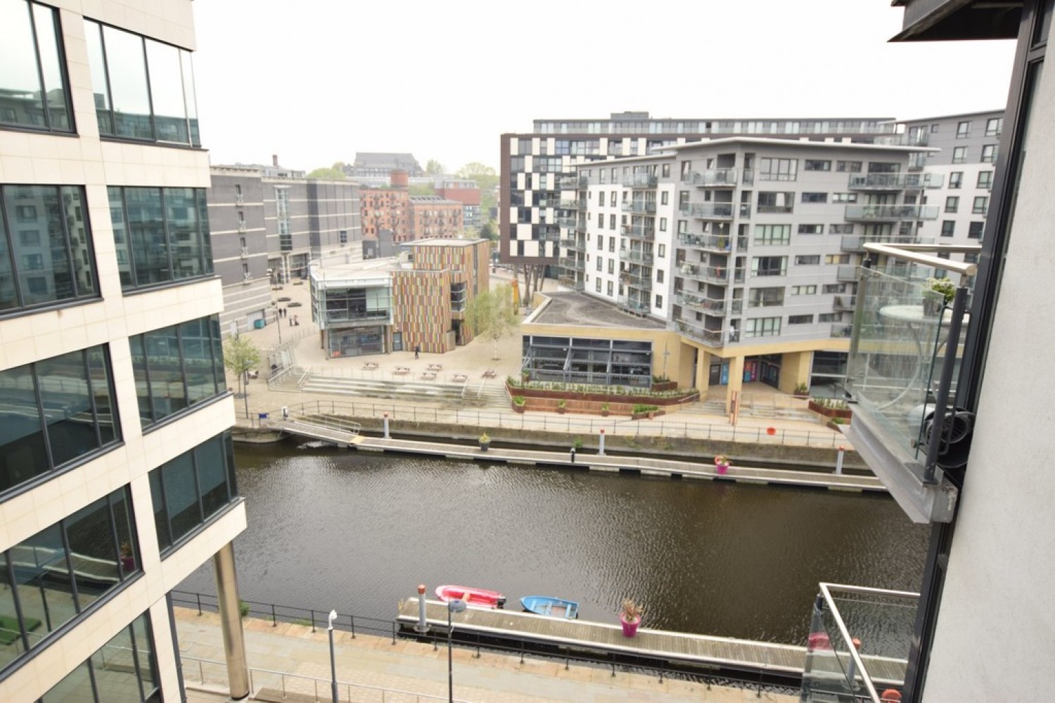 La Salle, Leeds Dock