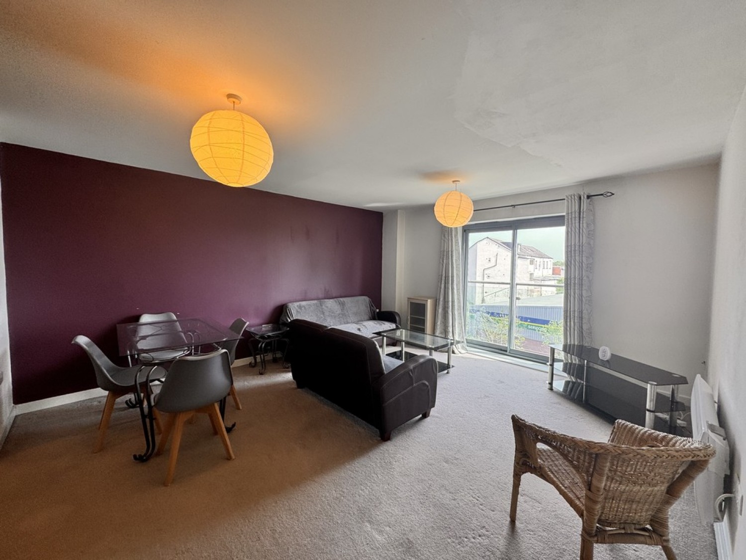 2 bedroom Flat for Letting Bouverie Court, Cross Green Lane