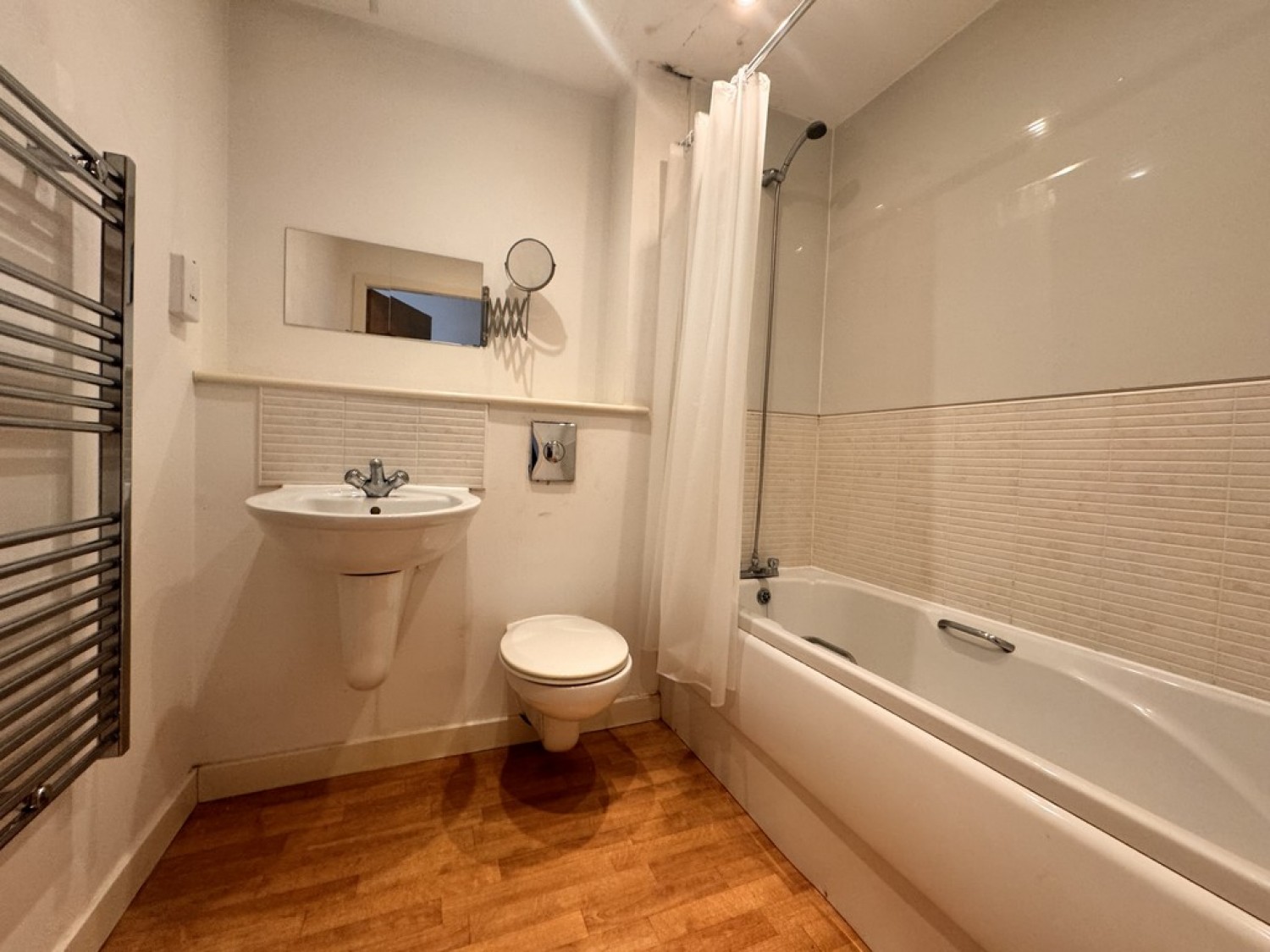 2 bedroom Flat for Letting Bouverie Court, Cross Green Lane