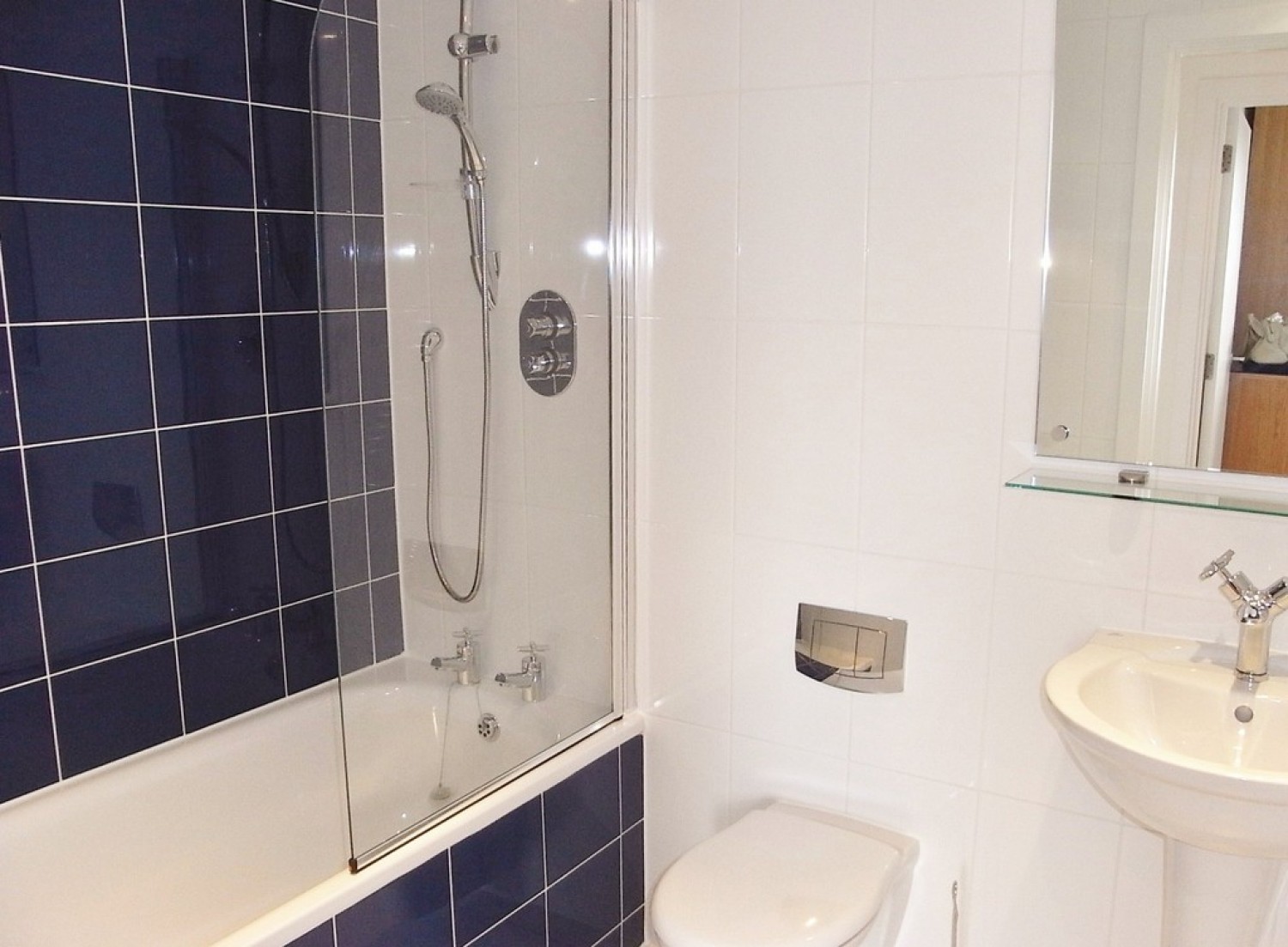 2 bedroom Flat for Letting Echo Central Two, Cross Green Lane