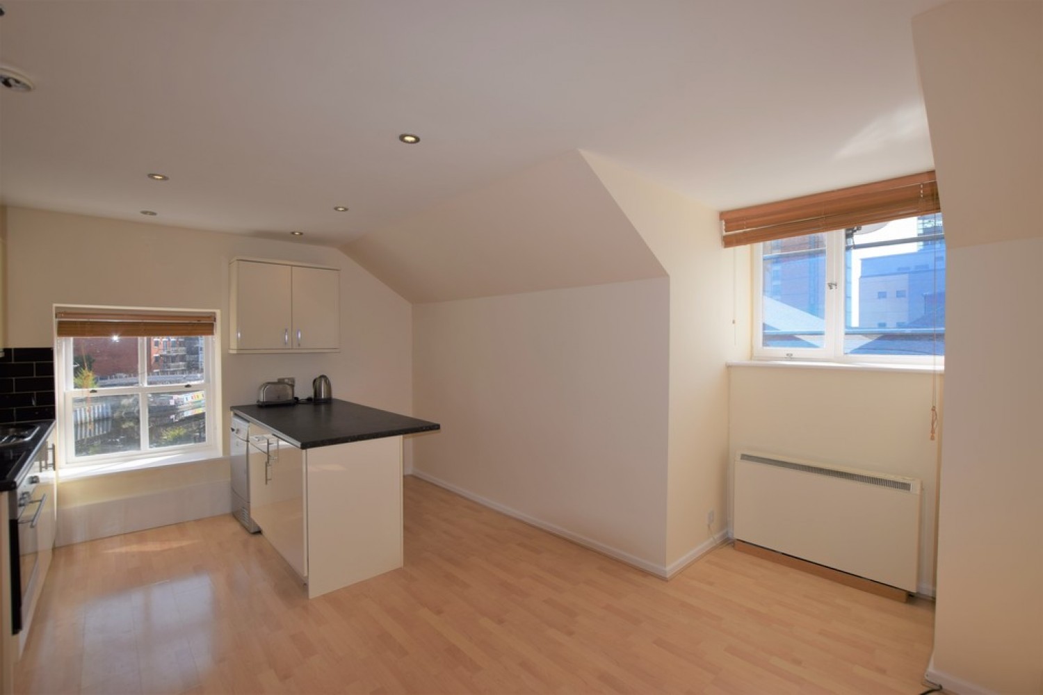 1 bedroom Flat for Letting Flyboat, Victoria Quays