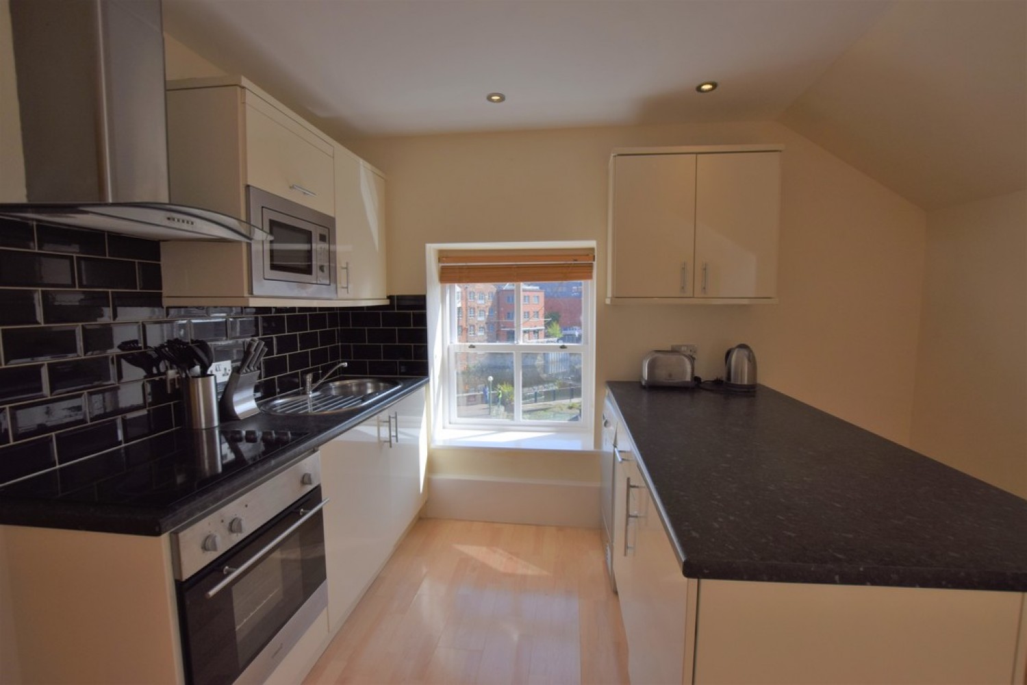 1 bedroom Flat for Letting Flyboat, Victoria Quays