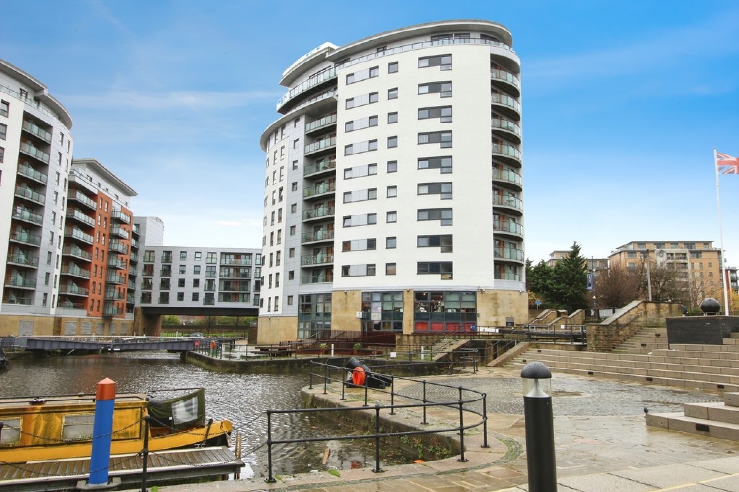 2 bedroom Flat for Letting Magellan House