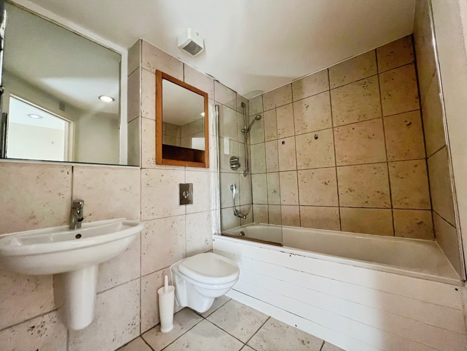 2 bedroom Flat for Letting Magellan House