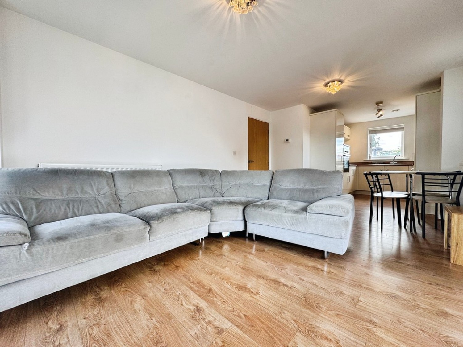 2 bedroom Flat for Letting Cable Place, H2010