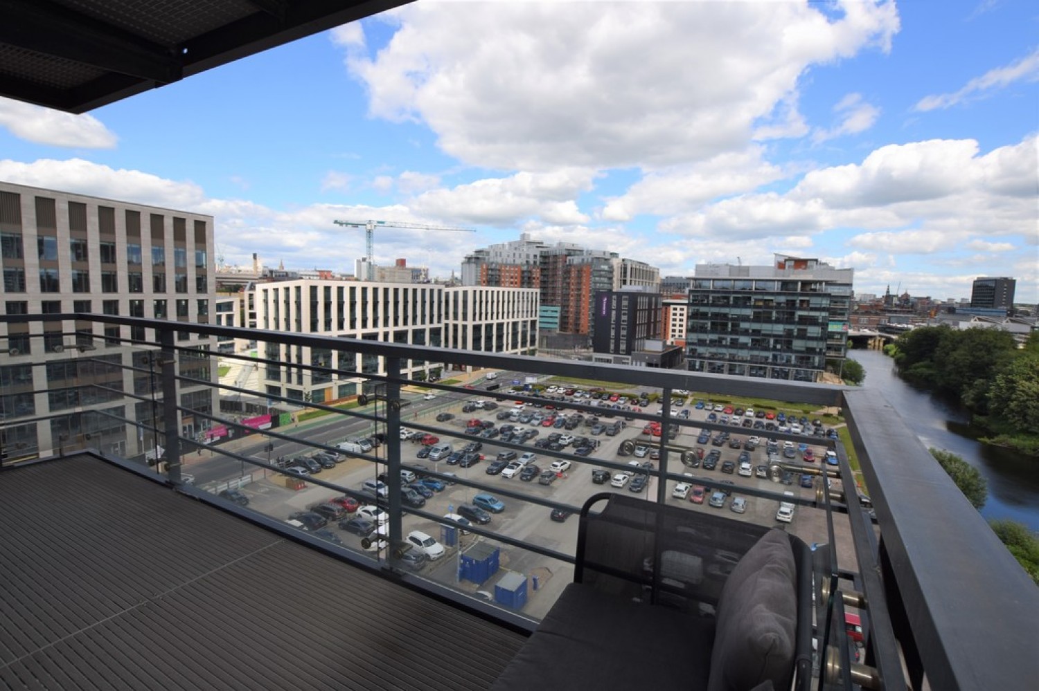 Whitehall Waterfront, Riverside Way