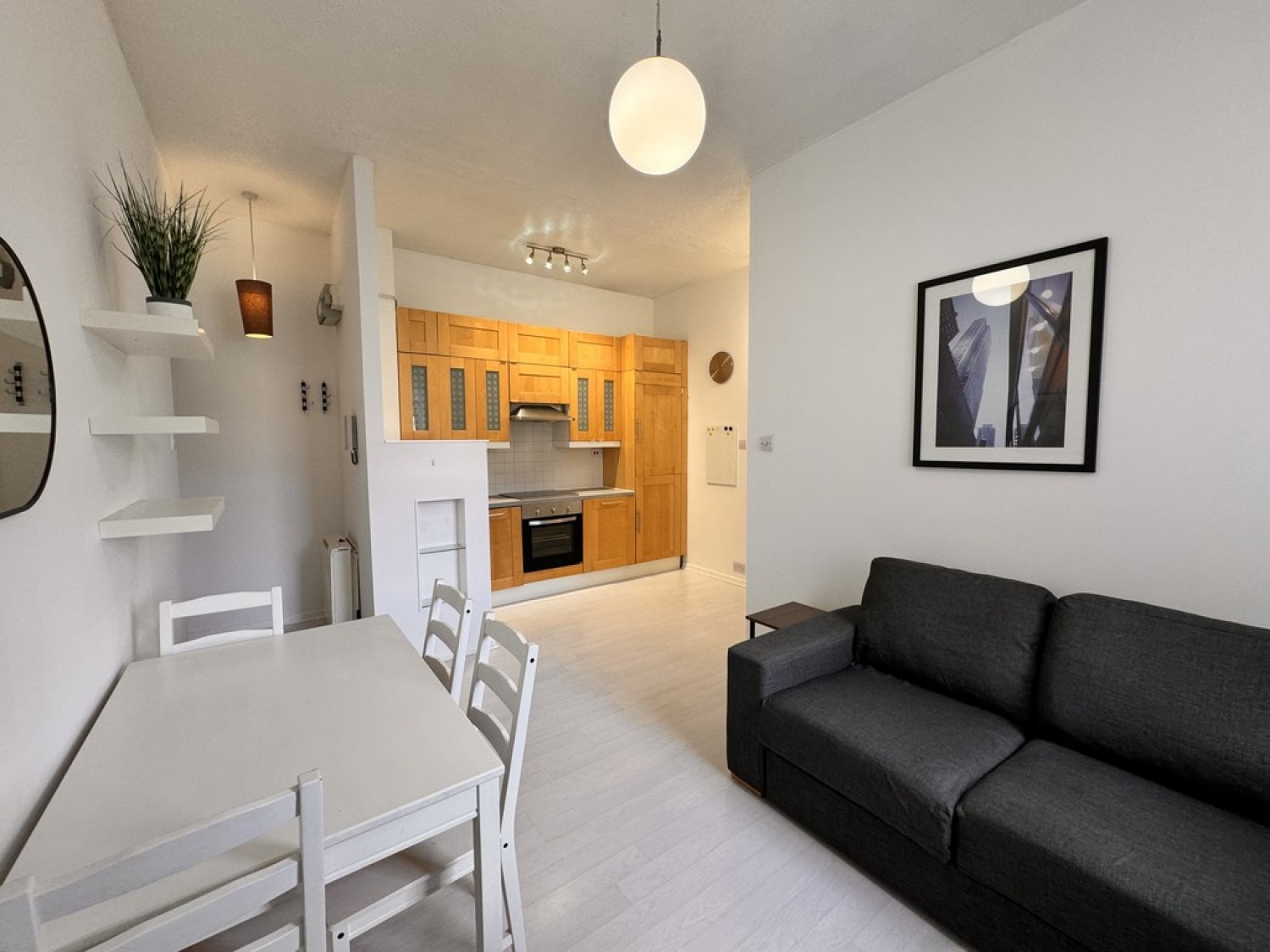 2 bedroom Flat for Letting Flyboat House, Victoria Quays