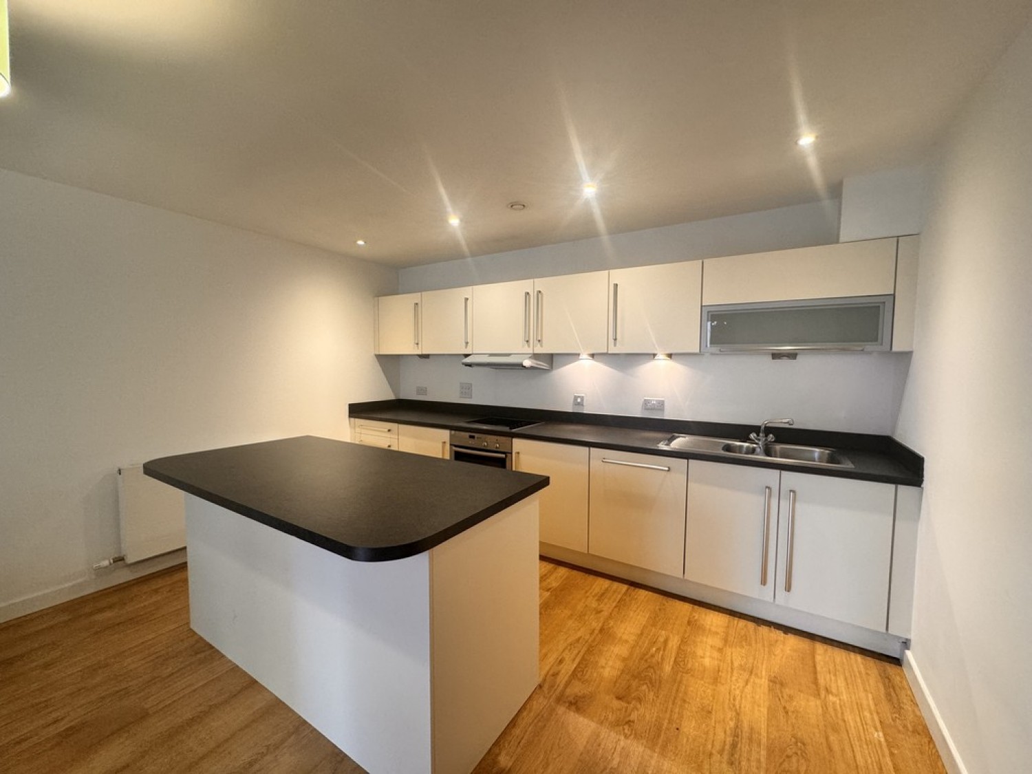 2 bedroom Flat for Letting Watermans Place, Granary Wharf
