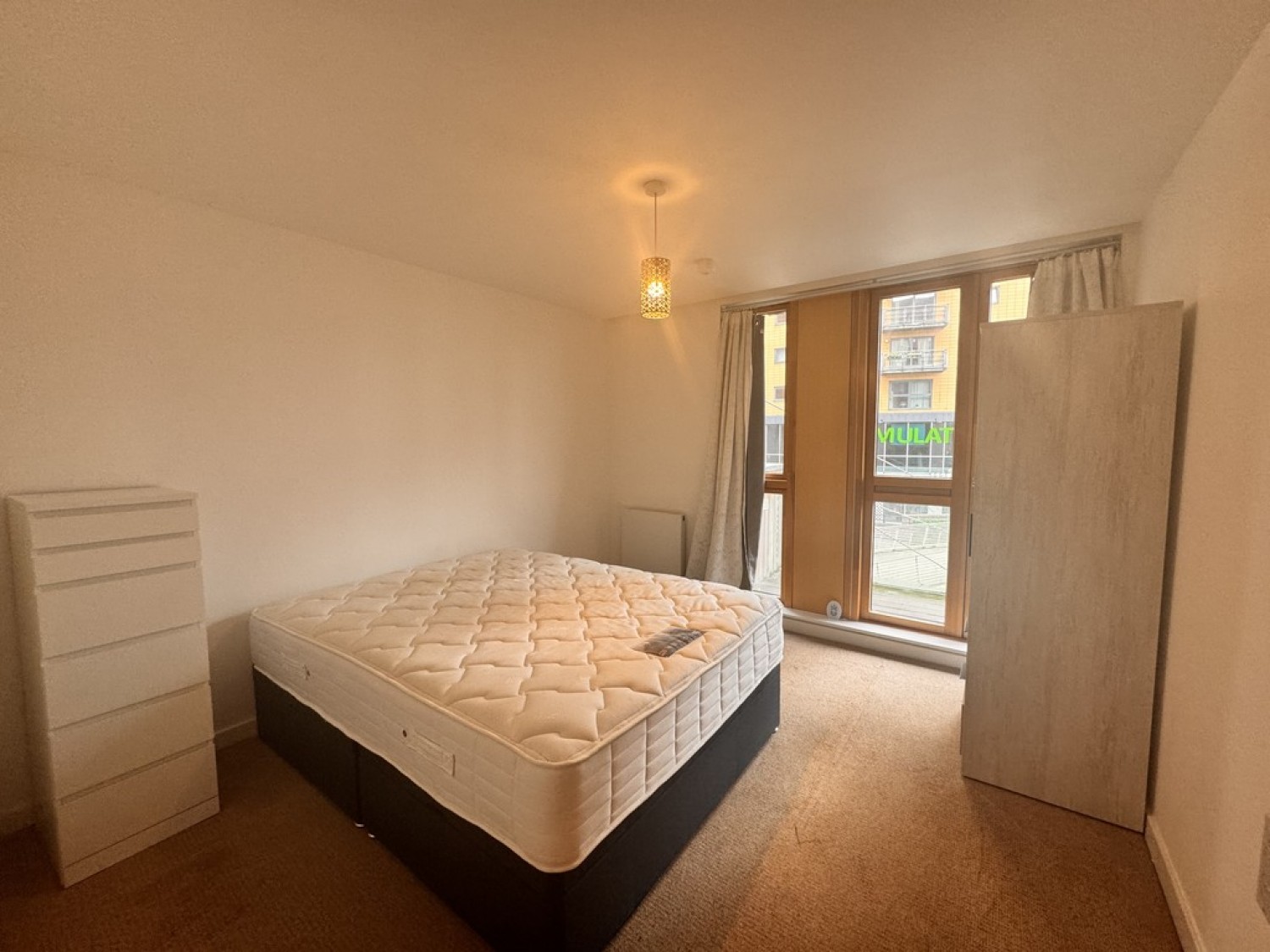2 bedroom Flat for Letting Watermans Place, Granary Wharf