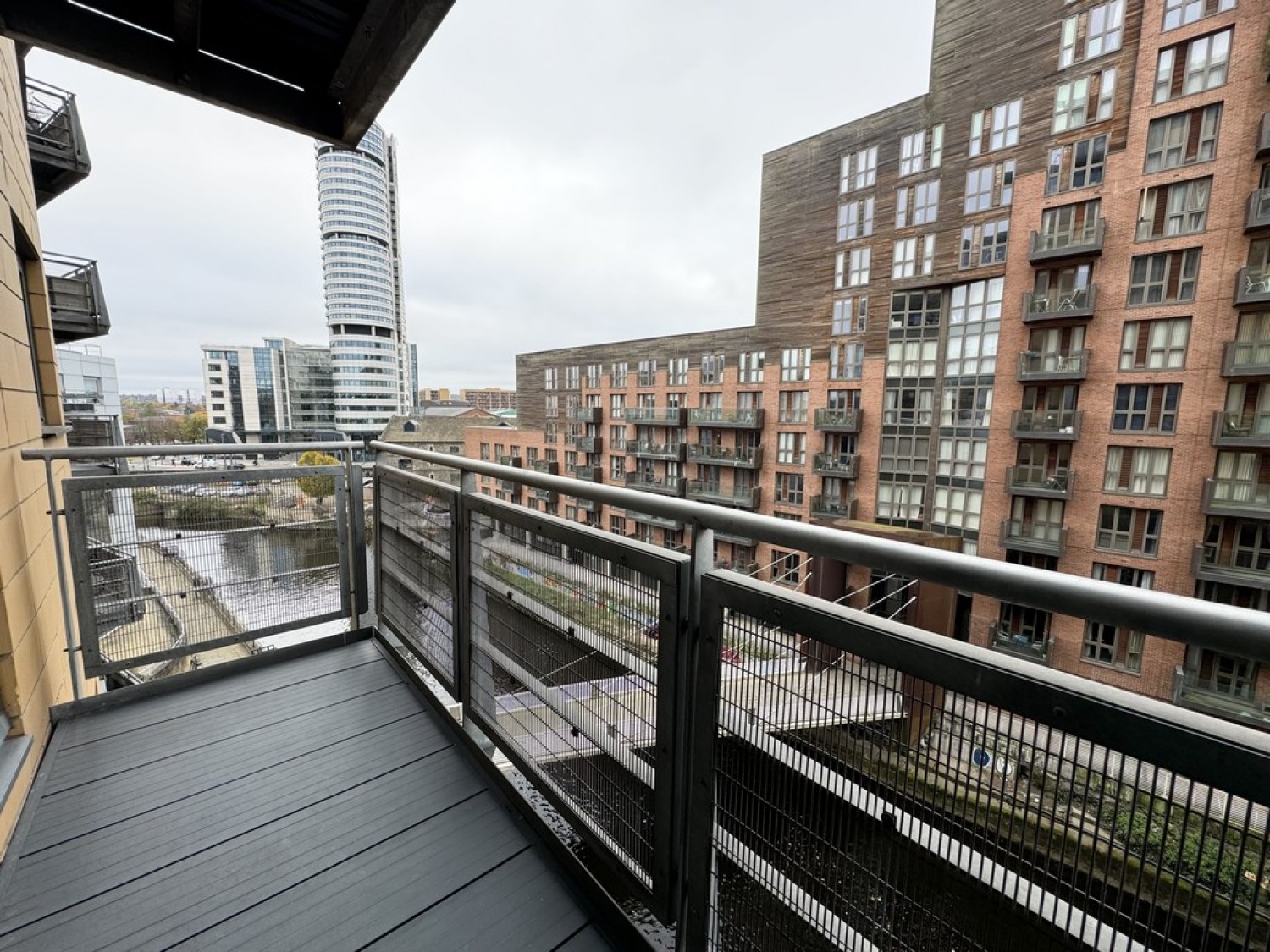 2 bedroom Flat for Letting Blue, Granary Wharf