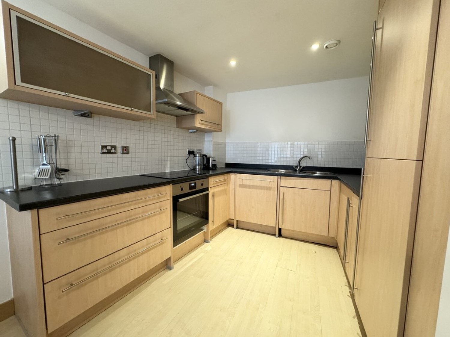 2 bedroom Flat for Letting Blue, Granary Wharf
