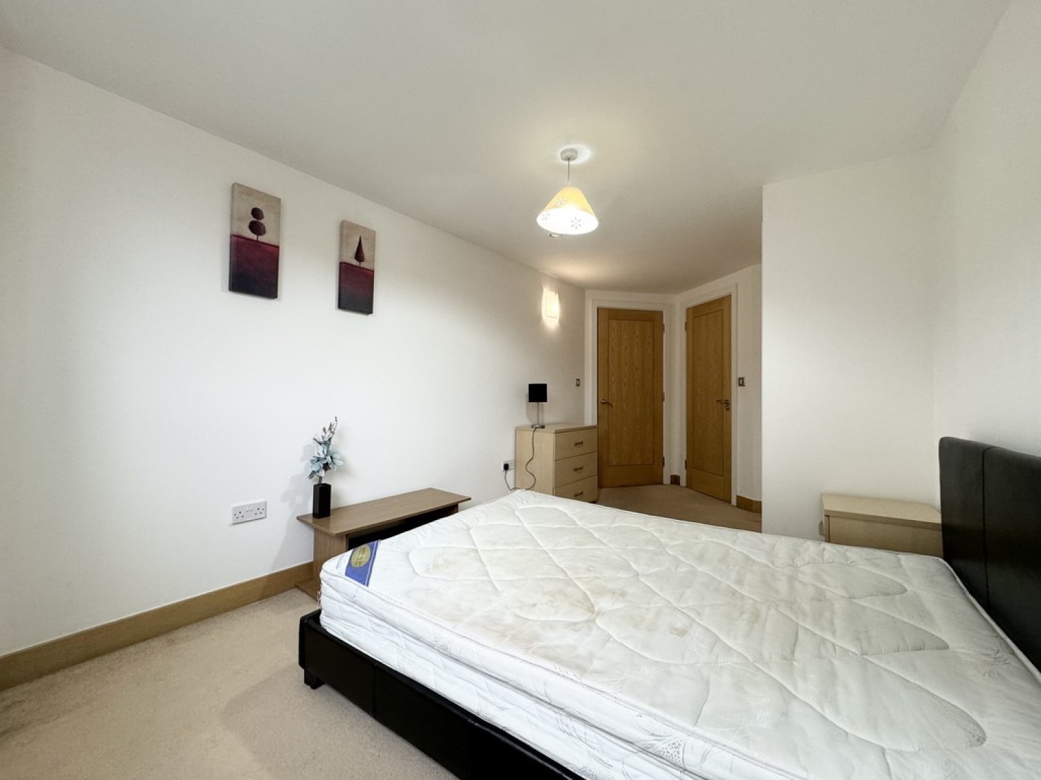2 bedroom Flat for Letting Blue, Granary Wharf