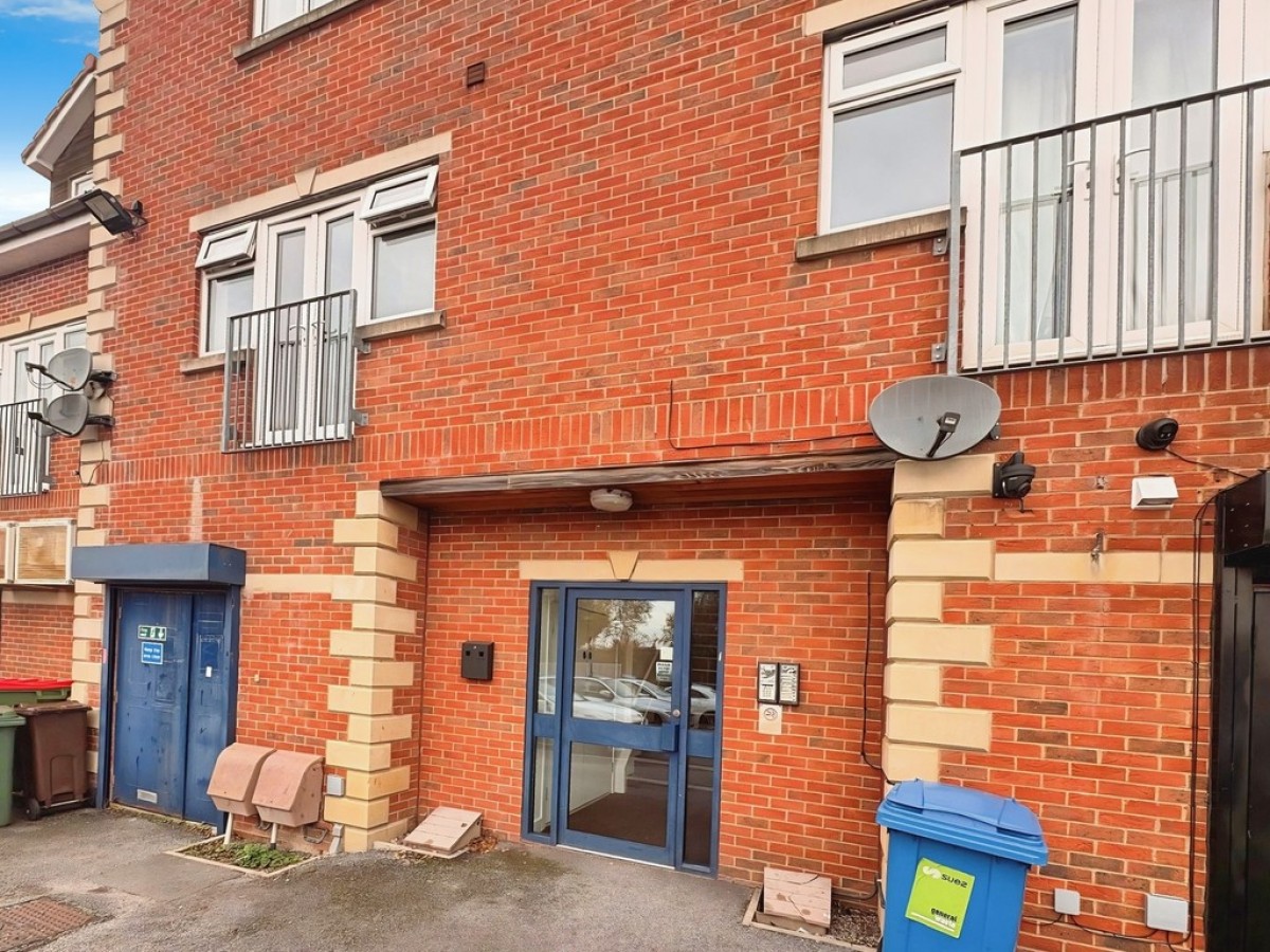 Hunters Court, Hunters Way