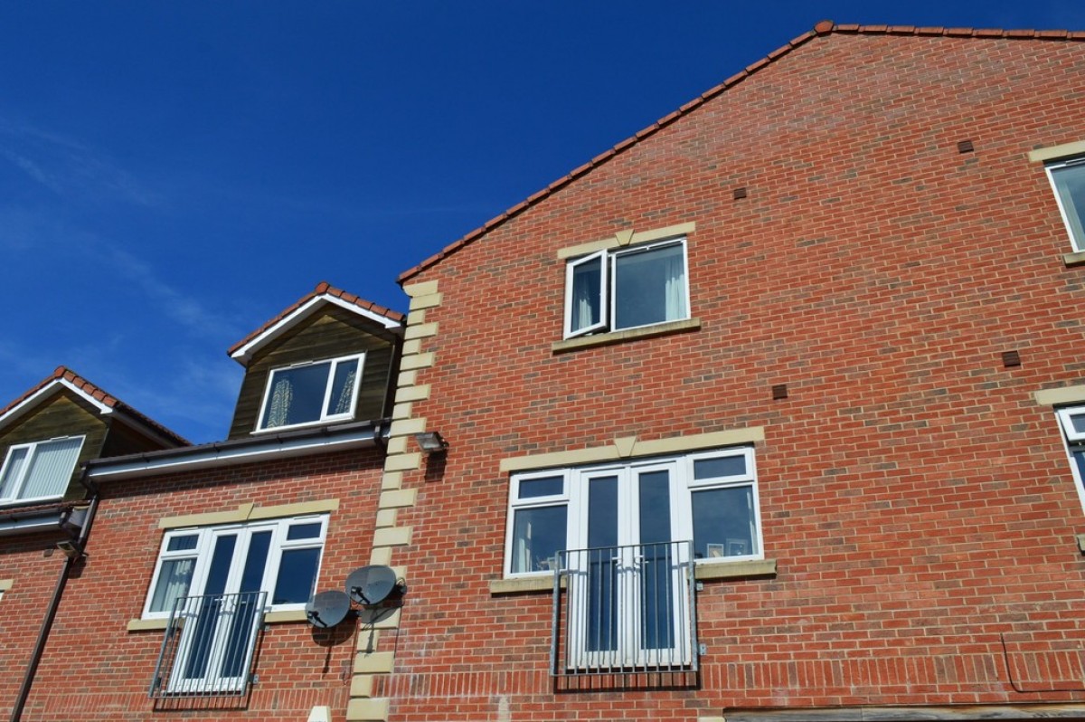 Hunters Court, Hunters Way