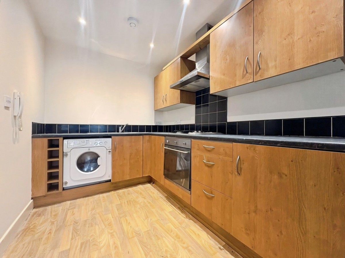 Hunters Court, Hunters Way