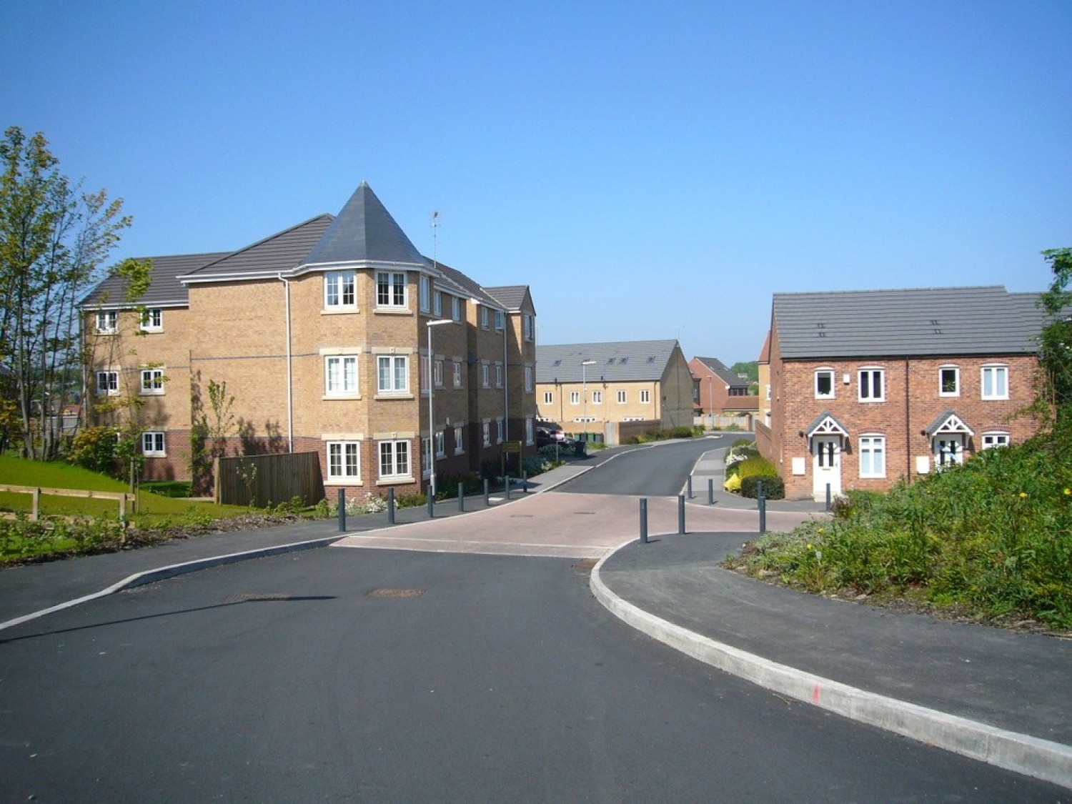 2 bedroom Flat for Letting Tingle View, New Farnley