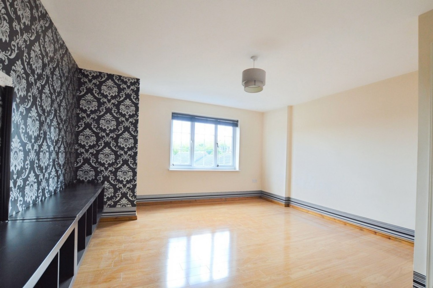 2 bedroom Flat for Letting Tingle View, New Farnley