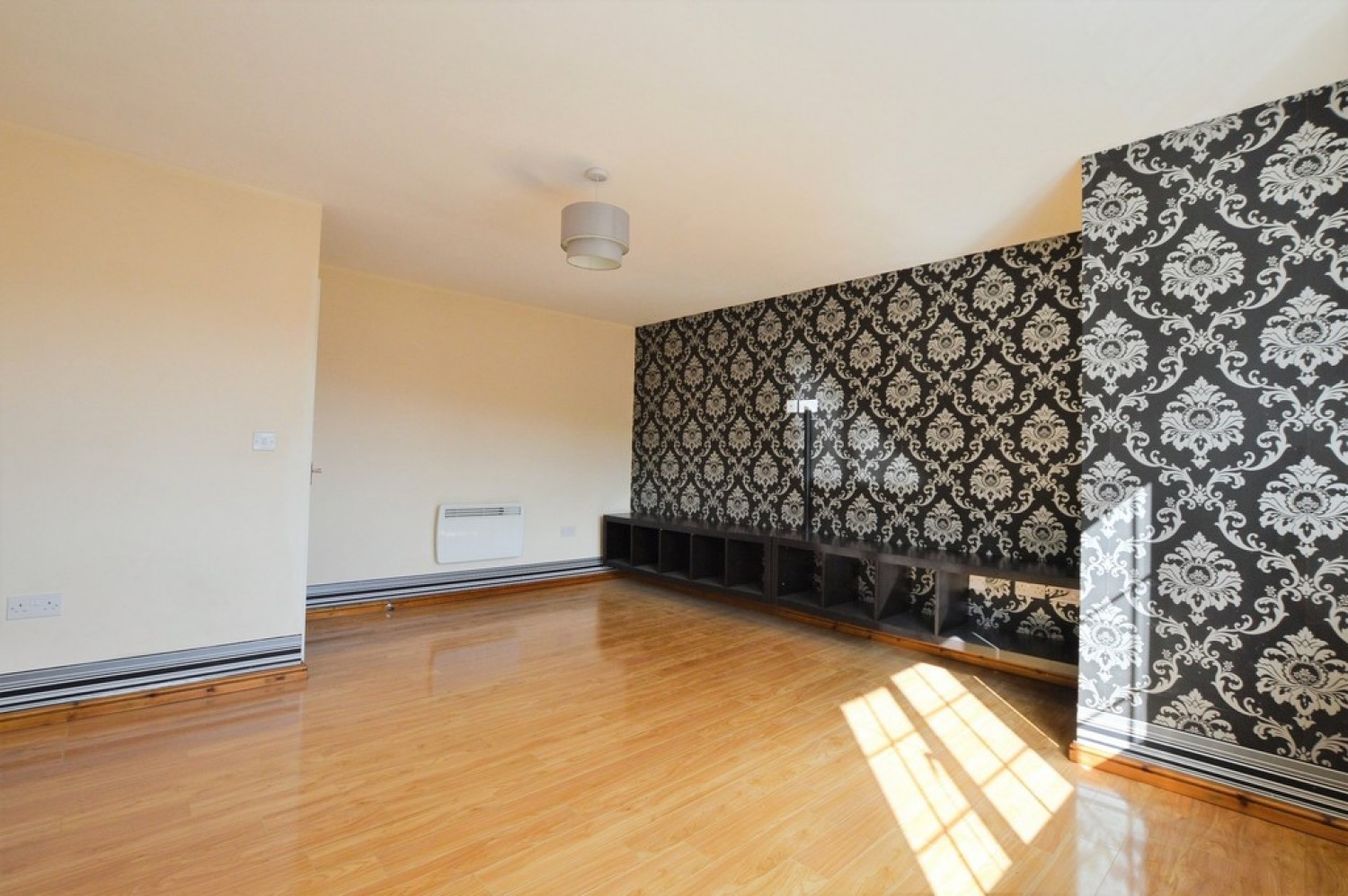 2 bedroom Flat for Letting Tingle View, New Farnley