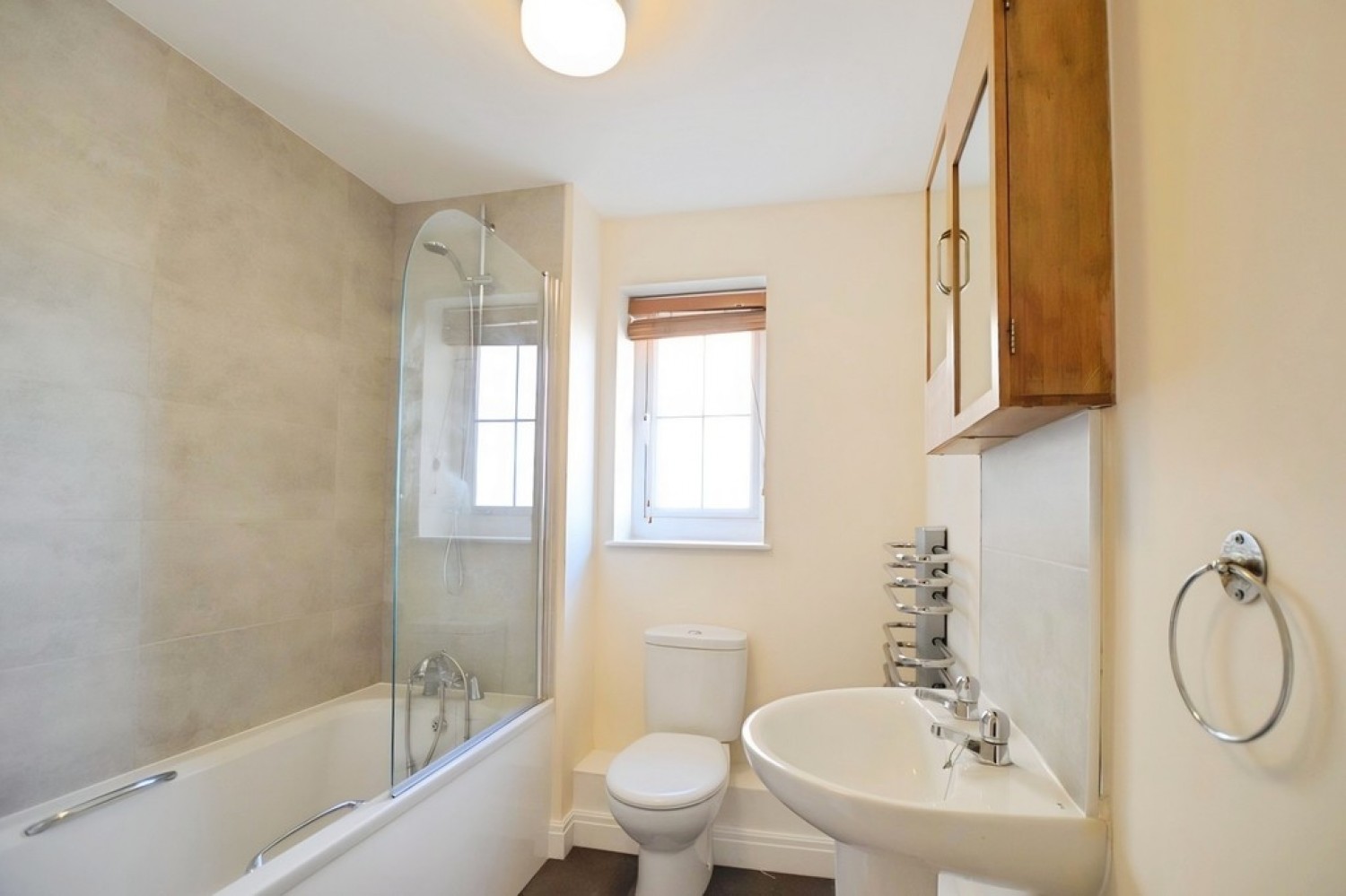 2 bedroom Flat for Letting Tingle View, New Farnley