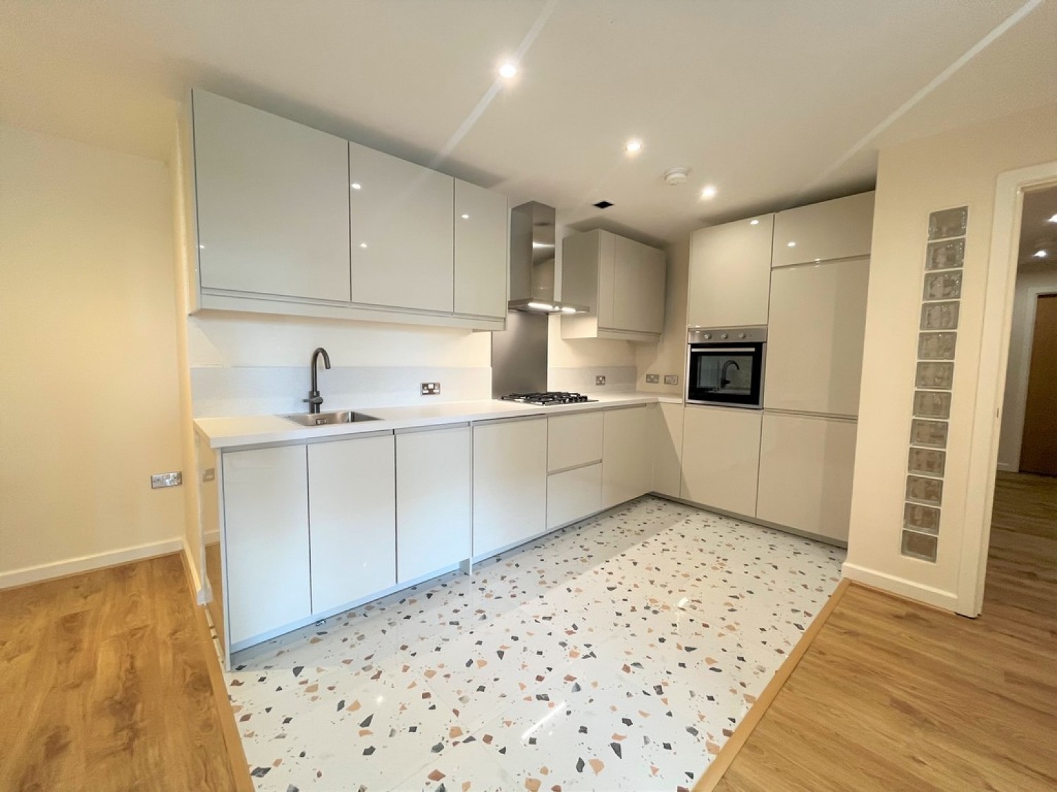 3 bedroom Flat for Letting Regents Quay, Brewery Wharf