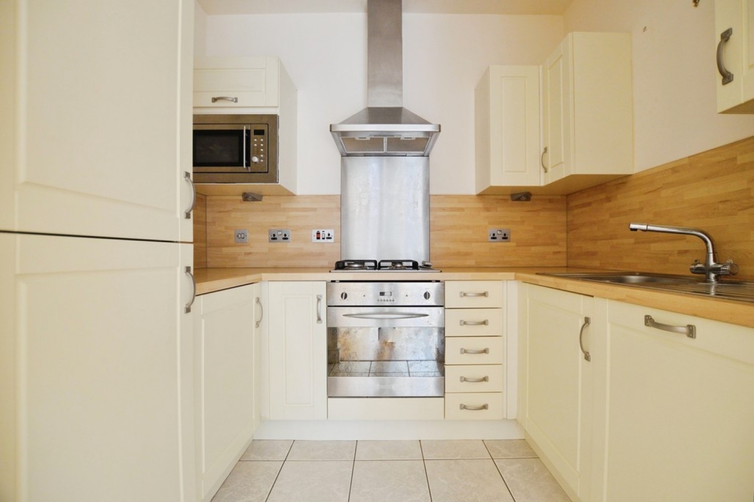 2 bedroom Flat for Letting The Hall, Chapel Allerton