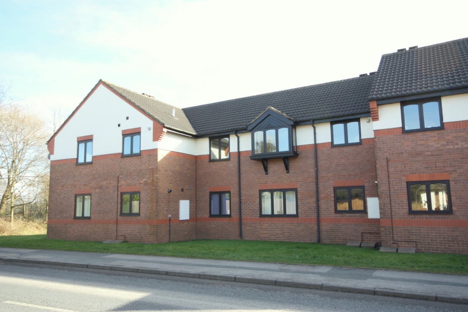 2 bedroom Flat for Letting Cricketers Close