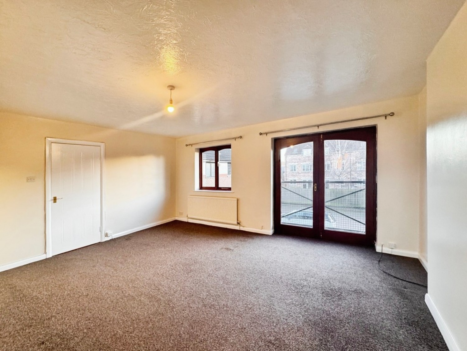 2 bedroom Flat for Letting Cricketers Close