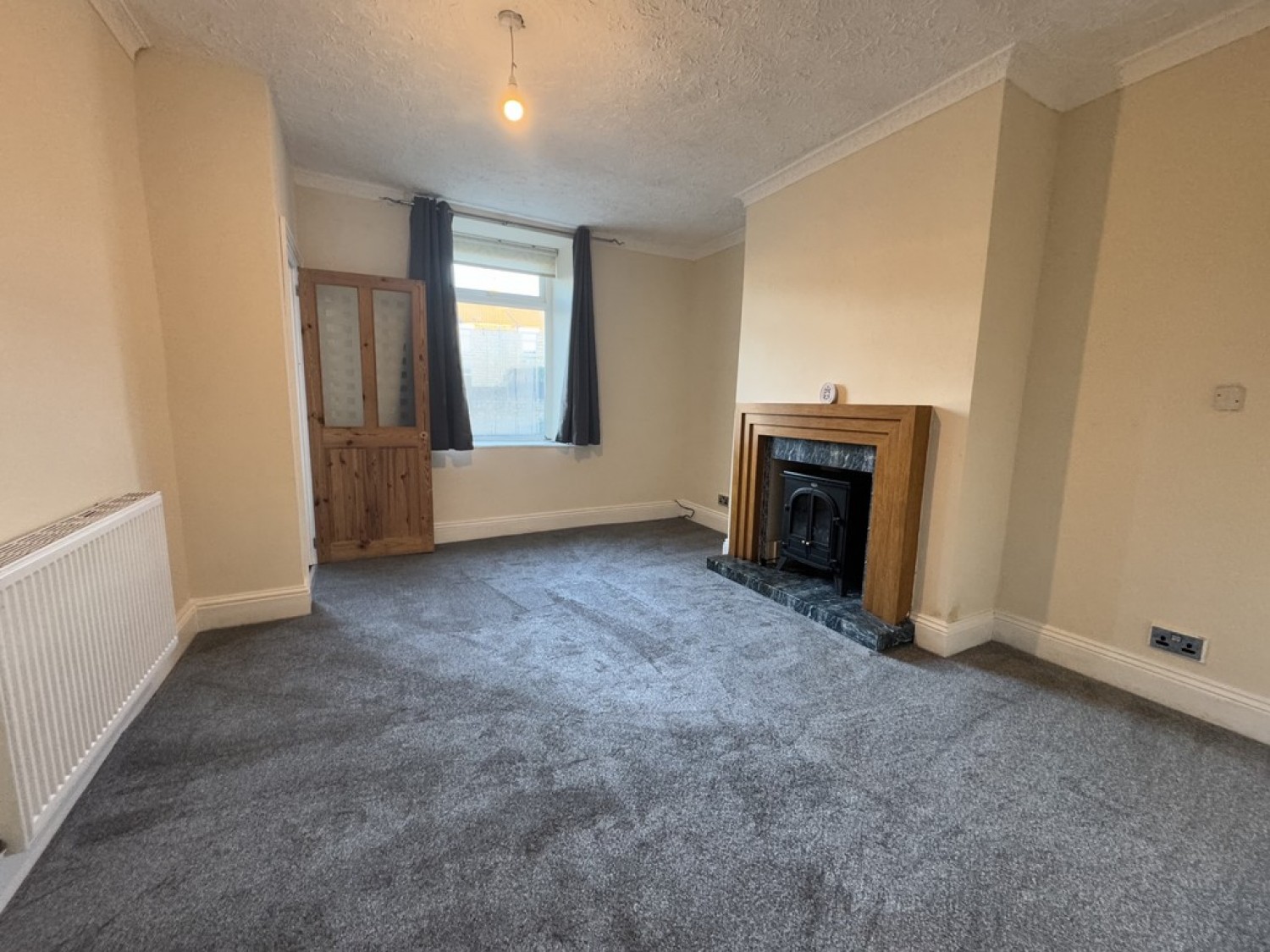 3 bedroom House for Letting The Crescent, Micklefield