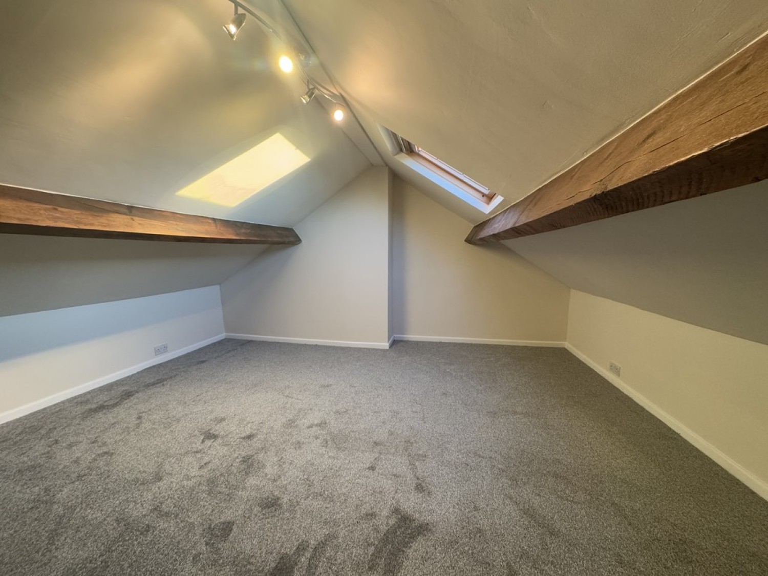 3 bedroom House for Letting The Crescent, Micklefield