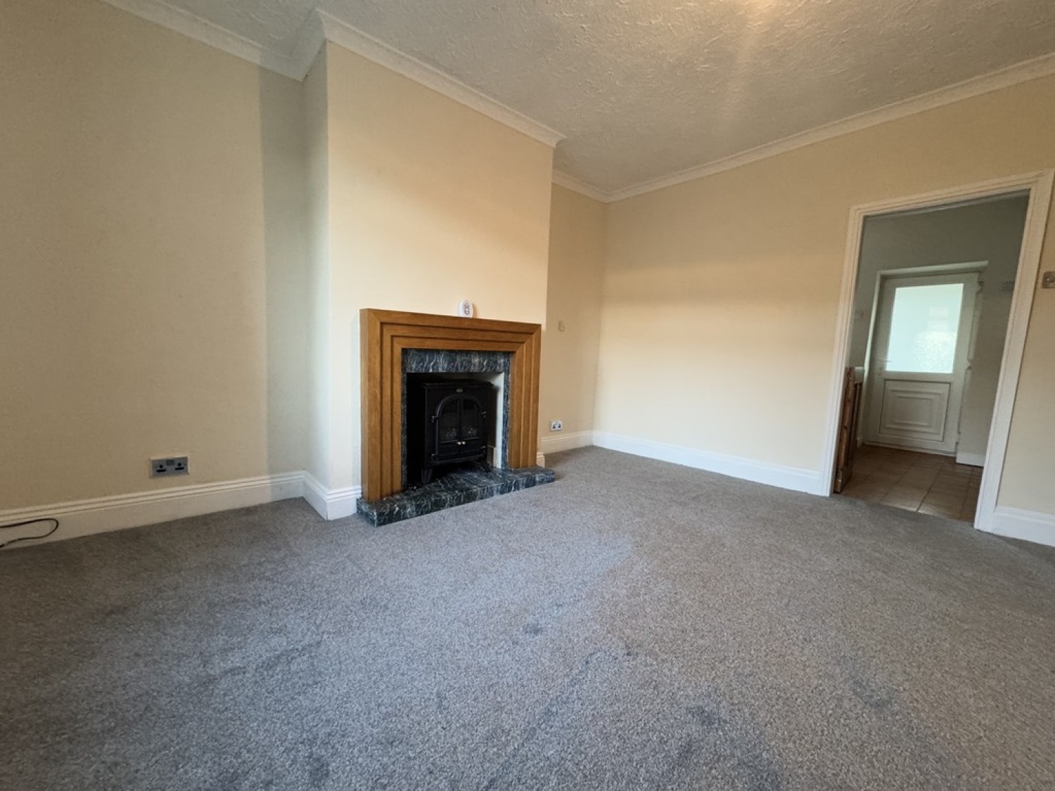 3 bedroom House for Letting The Crescent, Micklefield