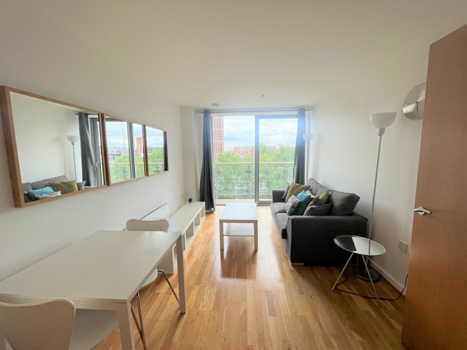 1 bedroom Flat for Letting Whitehall Quay