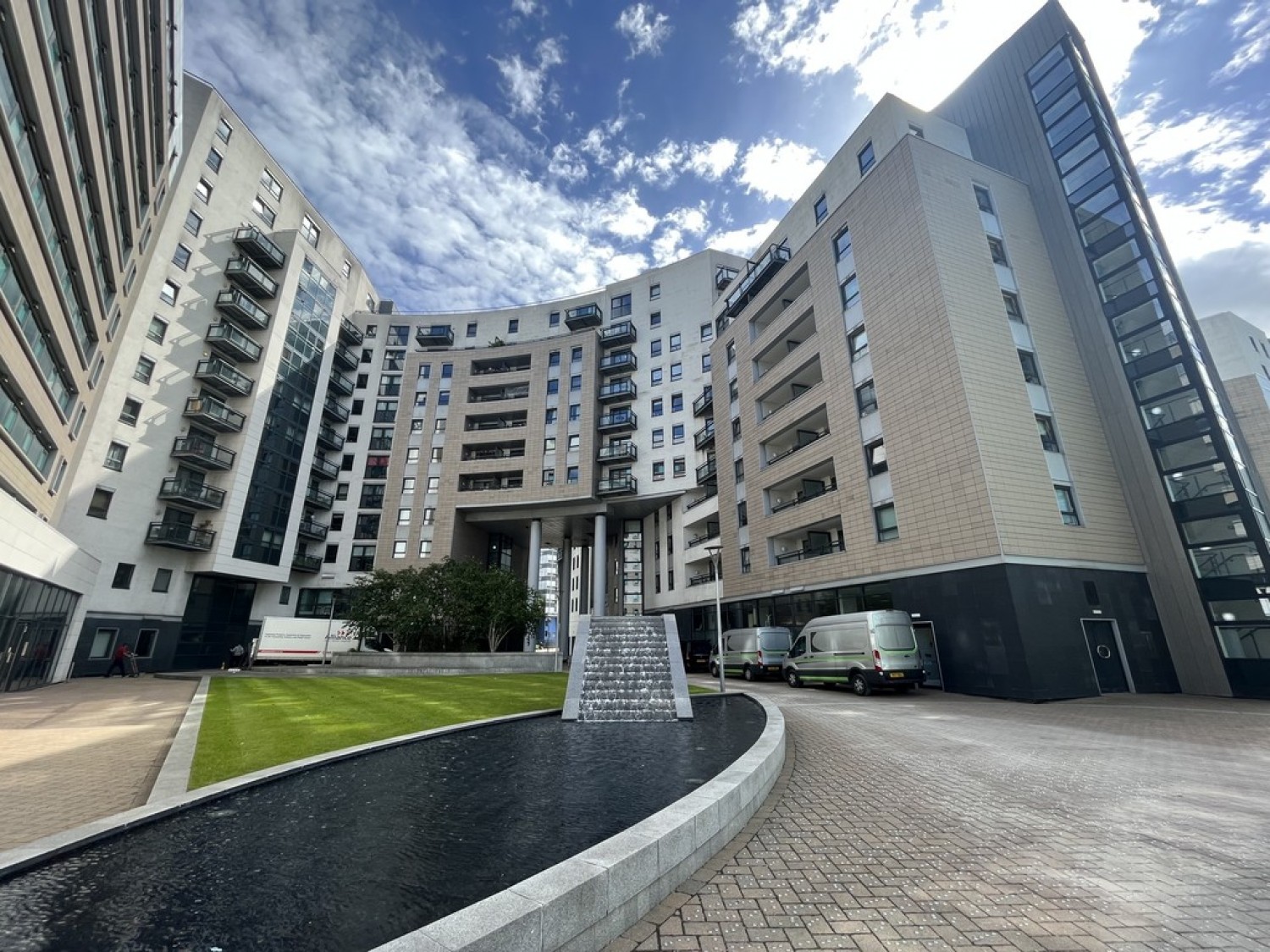 2 bedroom Flat for Letting The Gateway South