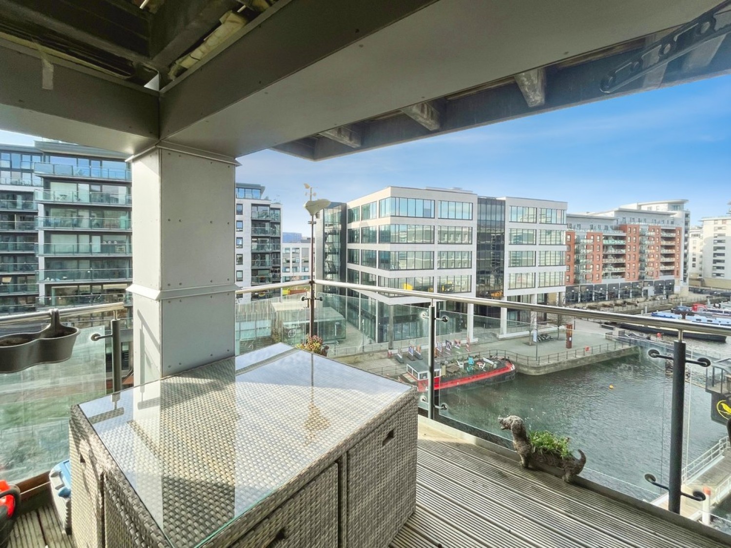 2 bedroom Flat for Sale Mcclure House, The Boulevard