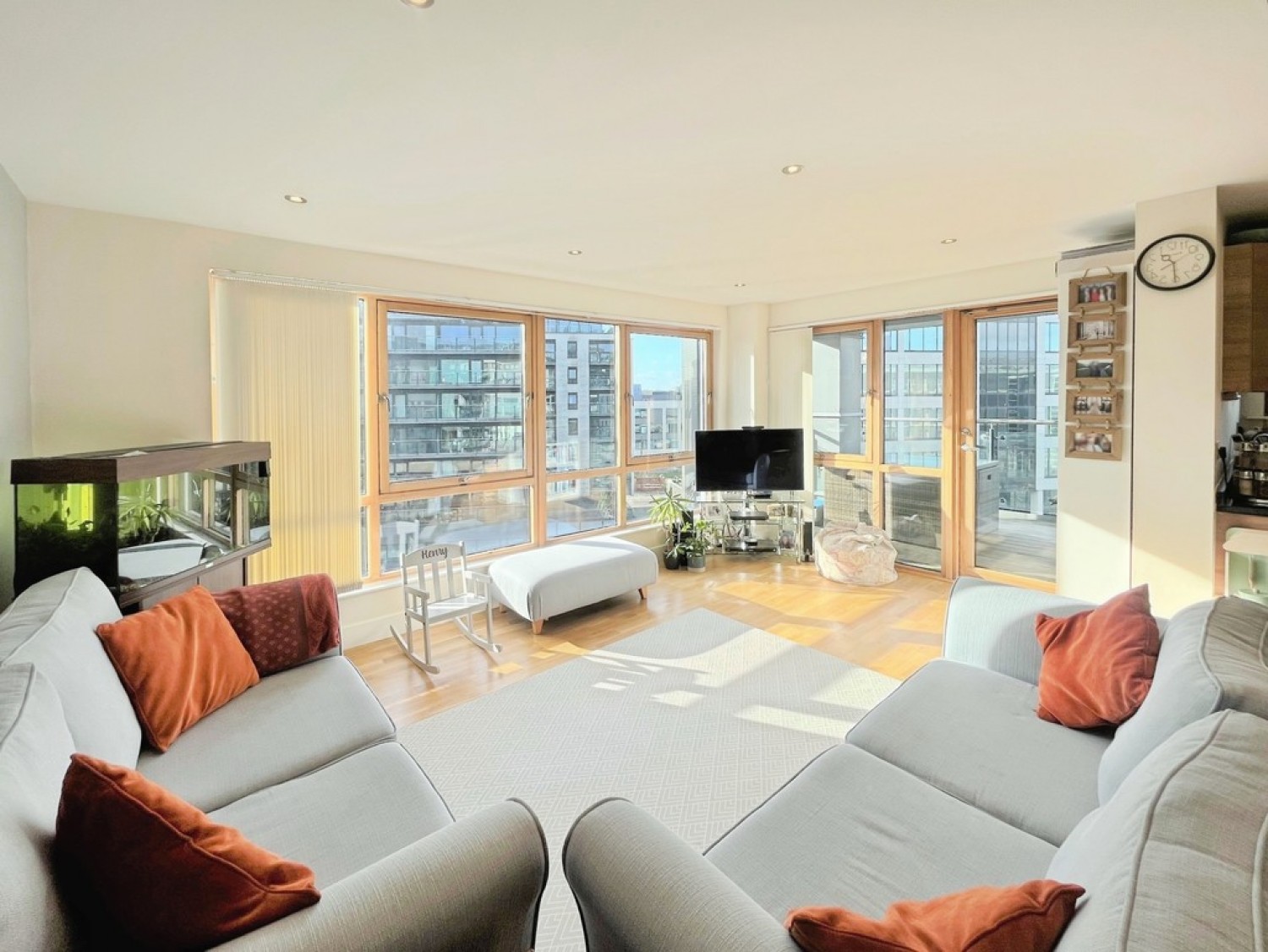 2 bedroom Flat for Sale Mcclure House, The Boulevard