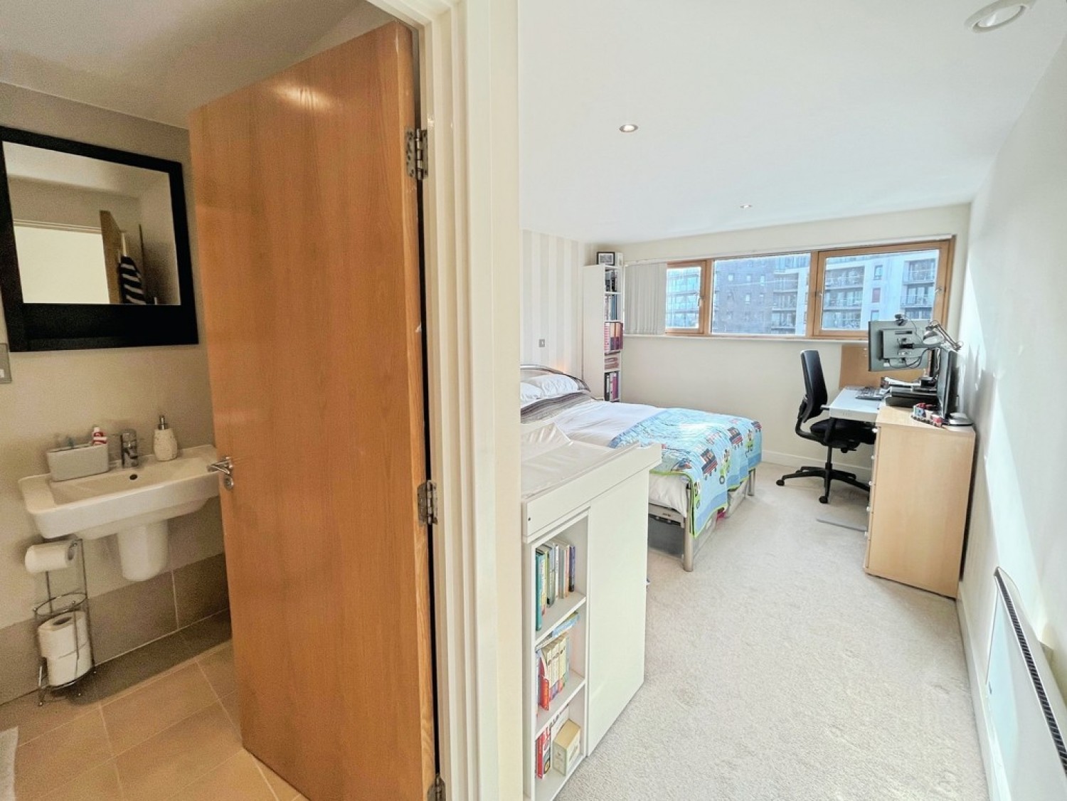 2 bedroom Flat for Sale Mcclure House, The Boulevard