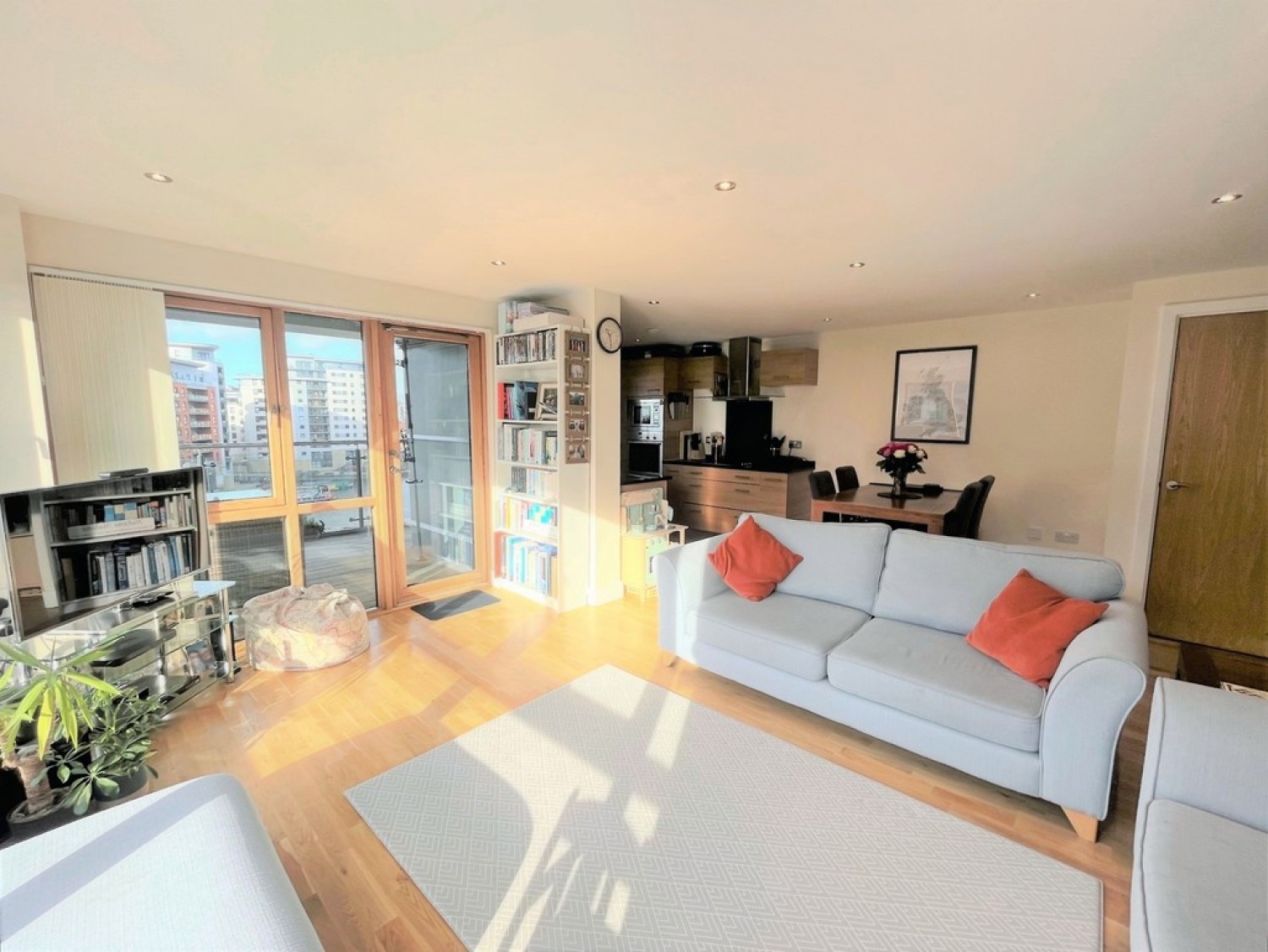 2 bedroom Flat for Sale Mcclure House, The Boulevard